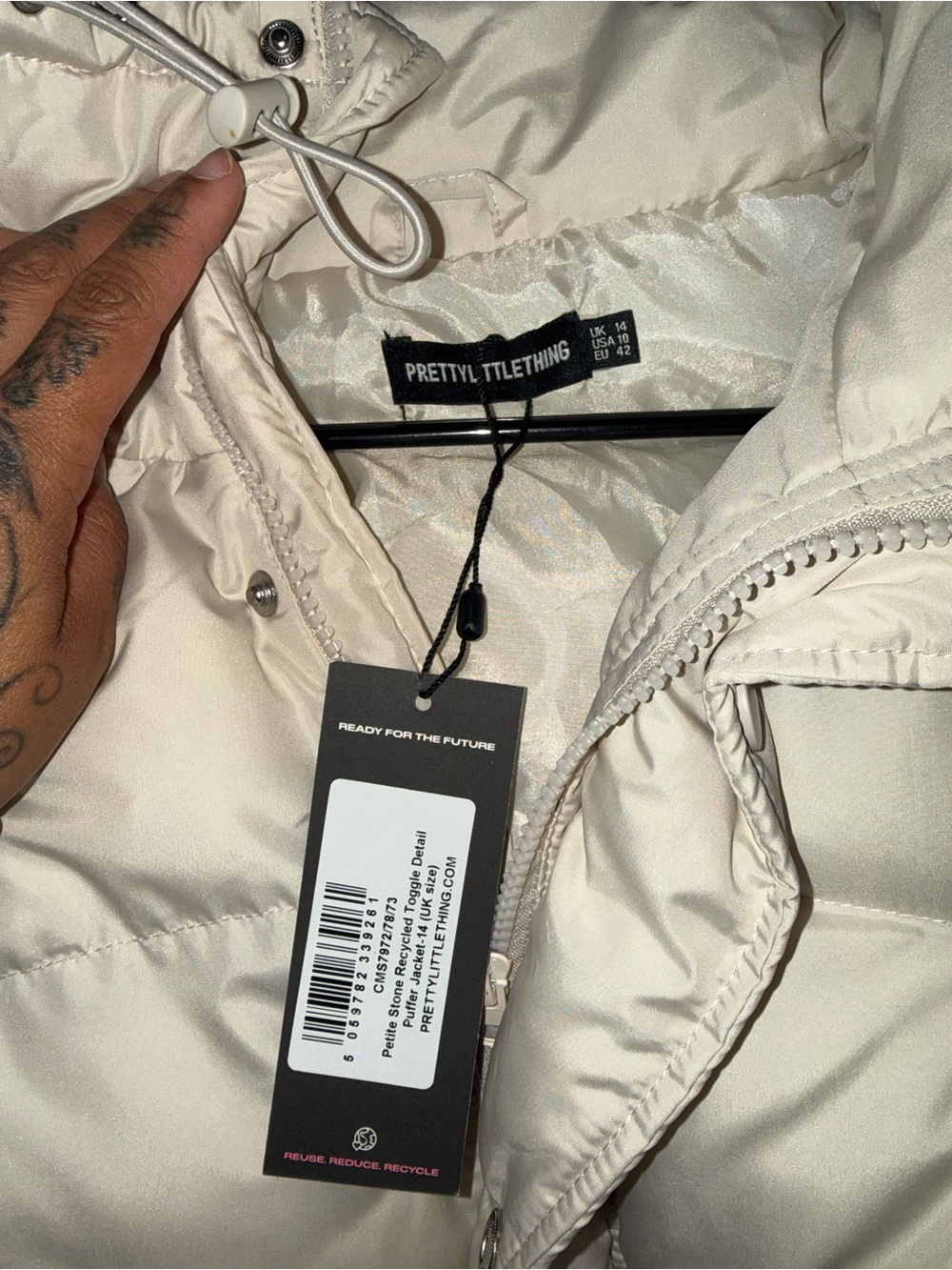PrettyLittleThing puffer jacket - Picture 3 of 4